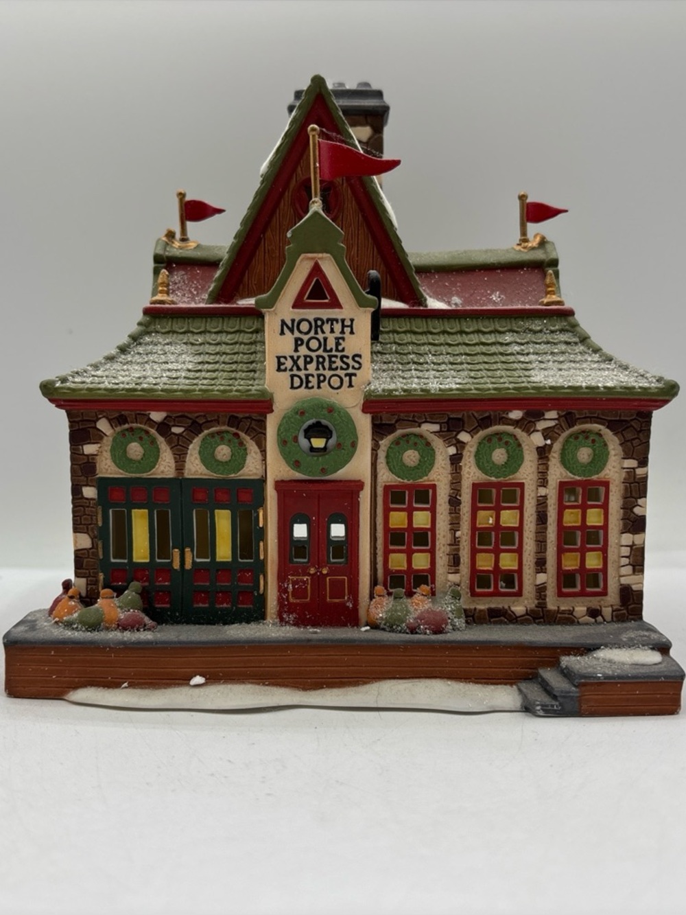 Department 56 1993 Vintage HVC North Pole Series North Pole Express Depot 5627-8
